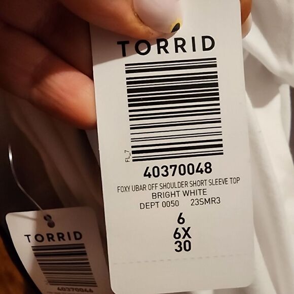 6X 30W Torrid White Foxy U Bar Off Shoulder Short Sleeve Top Stretch Plussize fi - Picture 7 of 7